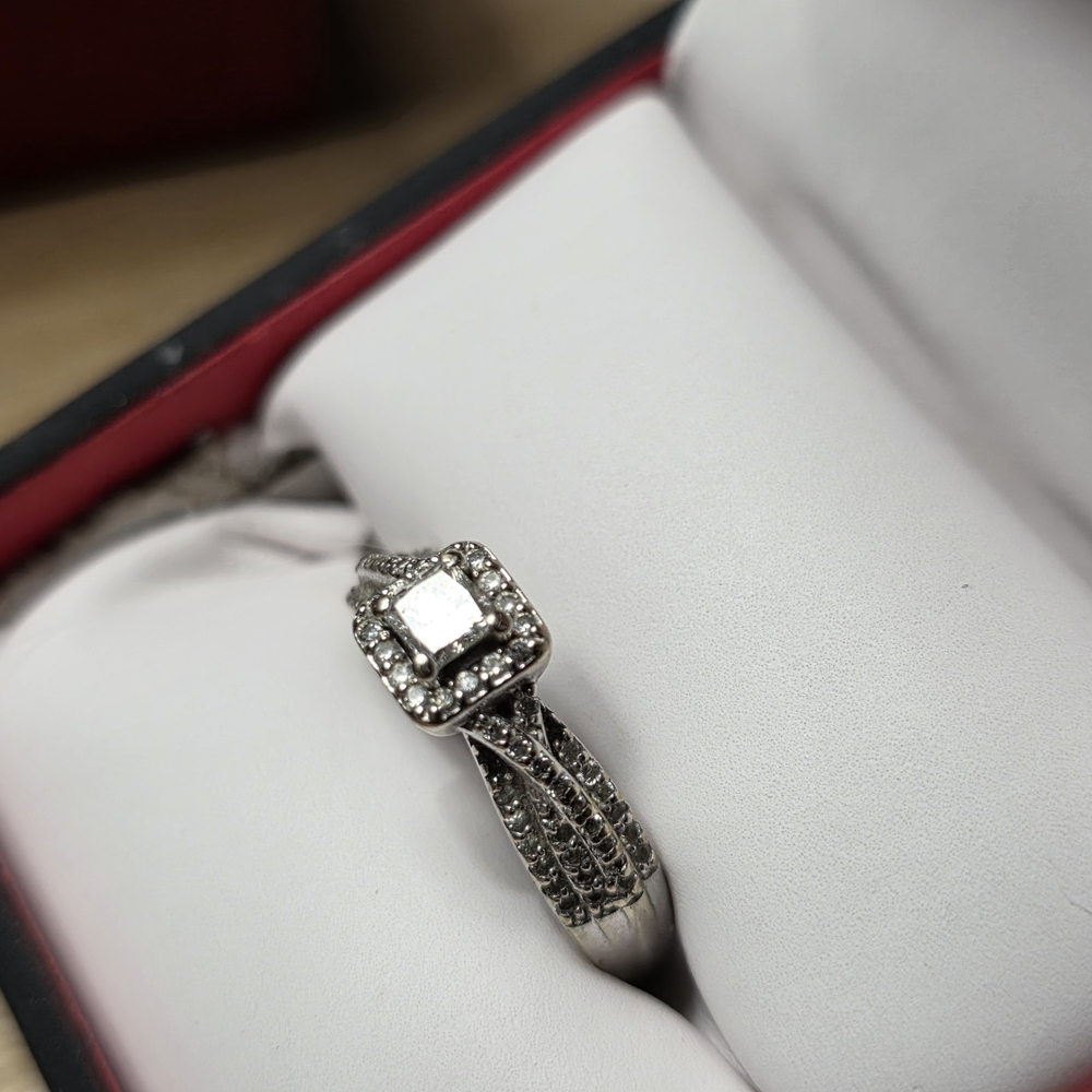 Silver Diamond Ring With Split Shank Design - image 4